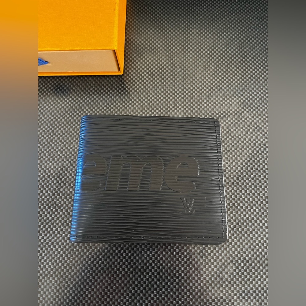 Louis Vuitton x Supreme wallet - Picture 4 of 7